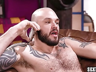 huge cock shemale shows off spectacularly