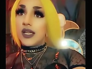 trashqveen: blonde goth bimbo