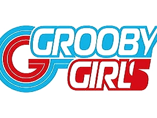 groobygirls: serena bubbles takes it raw