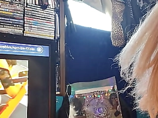 brunette thai meen gives us her asian cock