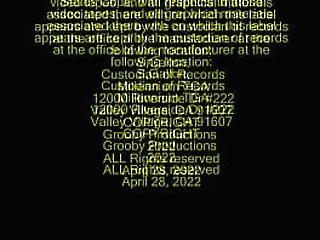 black tgirls: peachez shakes her booty