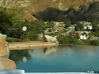 cock tugged trans beauty breeds masseur in outdoor couple