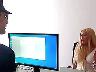 barbie anderson trans argentina follada en un interrogatorio policial