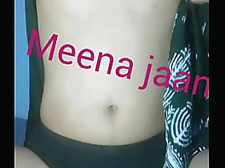 luxurious tranny enjoys stroking her big shaft