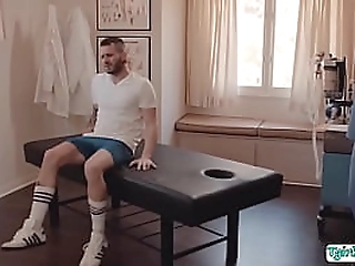 trans masseuse fucks the ass of her client