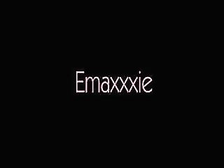 femout xxx: in bed with emaxxxie!